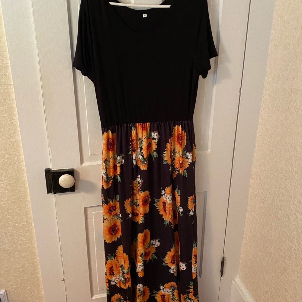 Sunflower Maxi Dress with Pockets